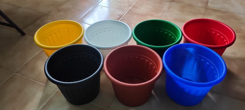 گلدان پلاستیکی