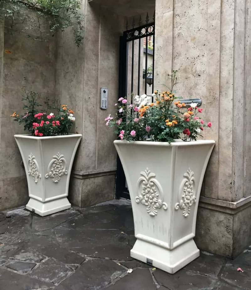 گلدان پلاستیکی بارز