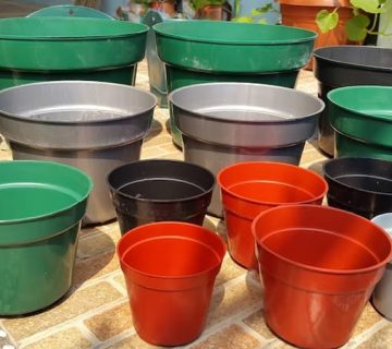 گلدان پلاستیکی مشکی