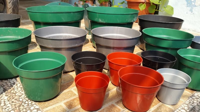 گلدان پلاستیکی مشکی